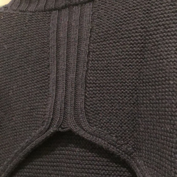 NAVY CROP TOP TURTLE NECK SWEATER CAN BE WORN EITHER WAY NO TAGS - BCBG Sample - Picture 9 of 9